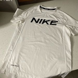**bundle Nike dri-fit shirts. Black/white